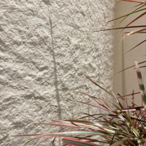 Anti-Fouling and Self-Cleaning Resistant Soft Porcelain Simulation Moonstone